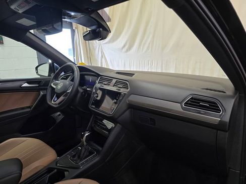 Used 2022 Volkswagen Tiguan SE FWD image 34
