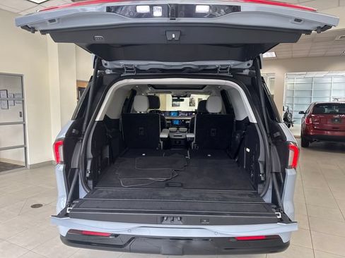 Used 2025 Lincoln Navigator Reserve AWD/4WD image 10