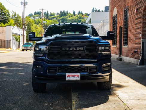 Used 2024 RAM 3500 Limited w/ Night Edition AWD/4WD image 5