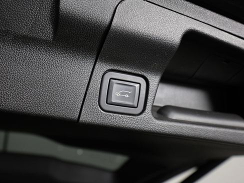 Used 2019 GMC Acadia Denali w/ Technology Package AWD/4WD image 19