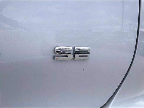 Used 2024 Mitsubishi Outlander SE image 27