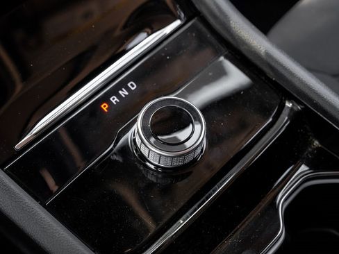 Used 2022 Jeep Grand Cherokee Laredo w/ Luxury Tech Group I image 37