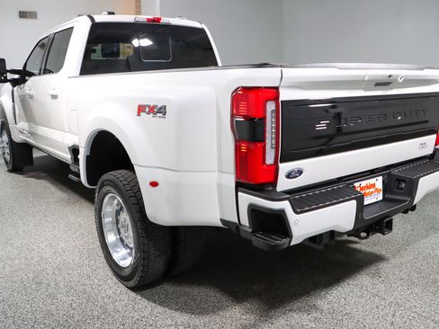Used 2025 Ford F450 Platinum w/ FX4 Off-Road Package AWD/4WD image 9