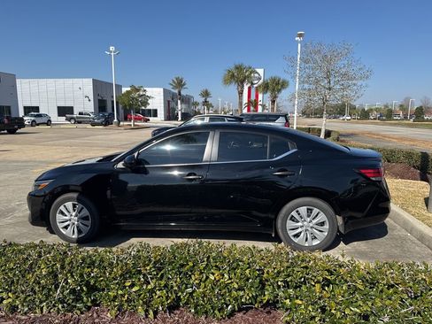 Used 2025 Nissan Sentra S image 10