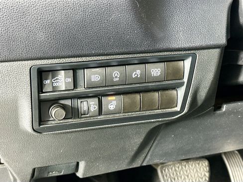 Used 2023 Toyota Tundra SR5 w/ SR5 Premium Package RWD image 10