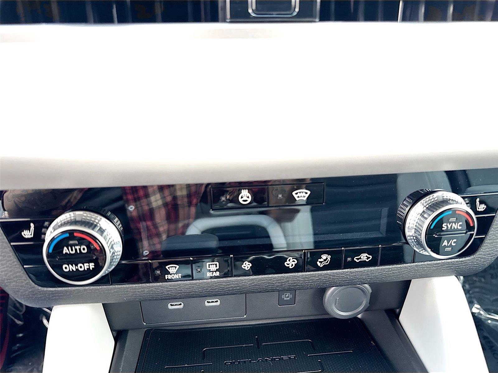New 2026 Mitsubishi Outlander SE AWD/4WD image 19
