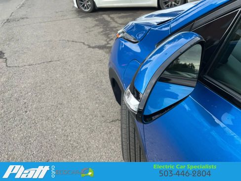 Used 2023 Chevrolet Bolt EUV LT image 16