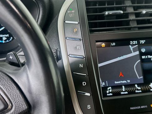 Used 2017 Lincoln MKC Select w/ Select Plus Package FWD image 24
