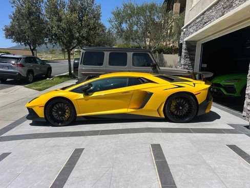 Used 2016 Lamborghini Aventador LP 750-4 Superveloce AWD/4WD image 18