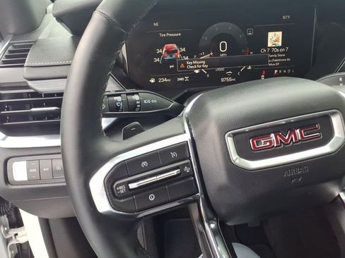 Used 2025 GMC Acadia Elevation AWD/4WD image 30