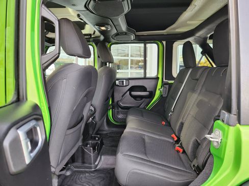 Used 2018 Jeep Wrangler Unlimited Sport S image 35