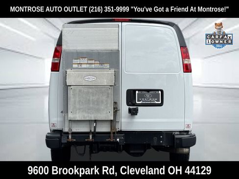 Used 2020 Chevrolet Express 3500 w/ Driver Convenience Package RWD image 4