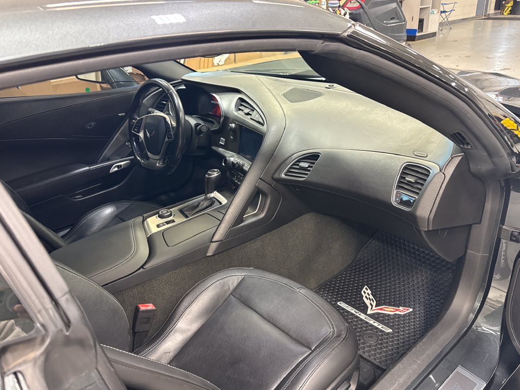 Used 2019 Chevrolet Corvette Stingray Coupe w/ 1LT RWD image 23