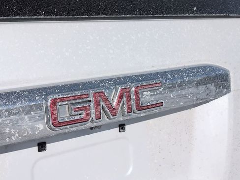 Used 2018 GMC Yukon Denali image 11