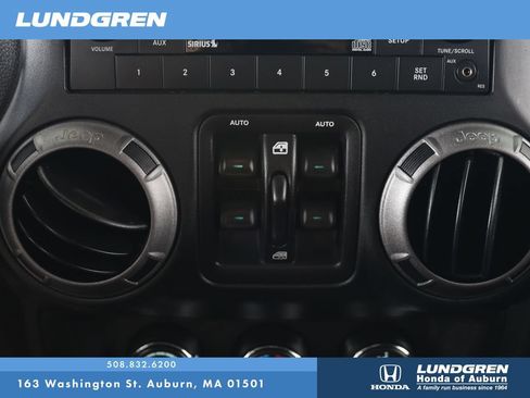 Used 2018 Jeep Wrangler Unlimited Sport S AWD/4WD image 21