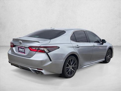 Used 2024 Toyota Camry SE FWD image 5