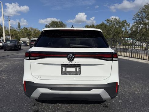 New 2026 Volkswagen Tiguan SE image 4
