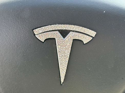 Used 2018 Tesla Model 3 Mid Range image 17