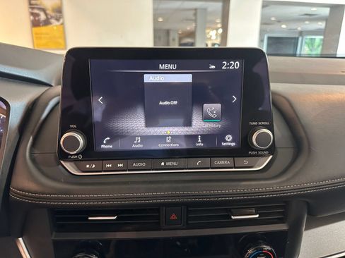 Used 2025 Nissan Rogue SV FWD image 20