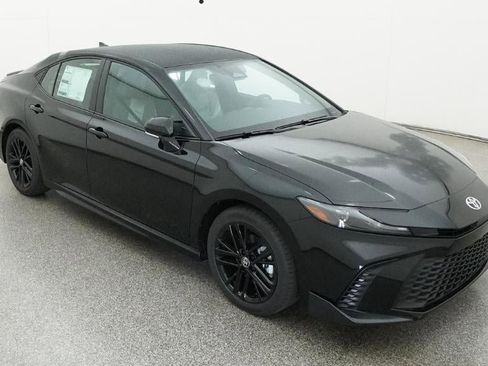 New 2026 Toyota Camry SE FWD image 13