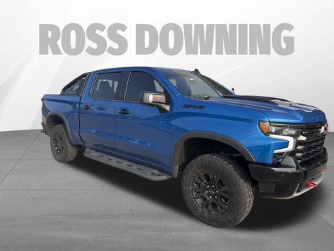 Used 2022 Chevrolet Silverado 1500 ZR2 w/ Technology Package AWD/4WD image 4