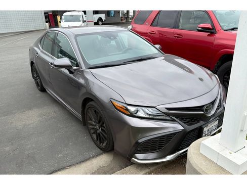 Used 2024 Toyota Camry XSE FWD image 2