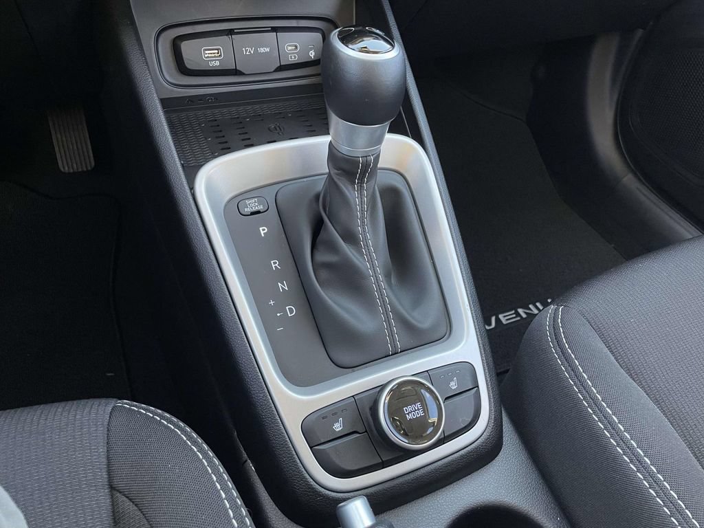 Certified 2026 Hyundai Venue SEL FWD image 21