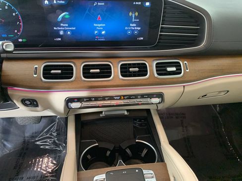 Used 2020 Mercedes-Benz GLS 450 4MATIC image 30