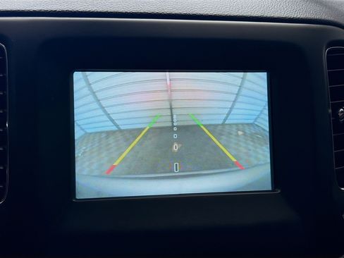 Used 2020 Jeep Compass Latitude FWD image 16