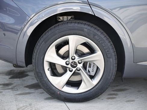 New 2026 Genesis GV70 2.5T Advanced image 5