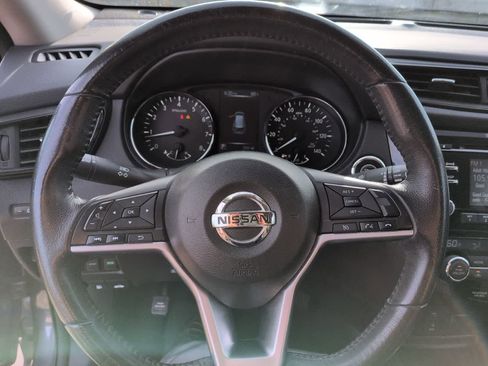 Used 2017 Nissan Rogue SV w/ Midnight Edition FWD image 12