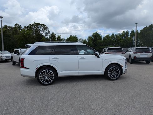 Used 2026 Hyundai Palisade Calligraphy FWD image 3
