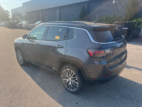 Used 2023 Jeep Compass Limited w/ Elite Group AWD/4WD image 4