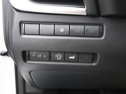 Used 2026 Nissan Rogue SV FWD image 25