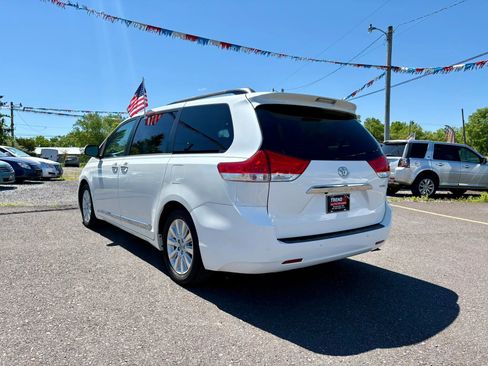 Used 2013 Toyota Sienna Limited w/ Premium Pkg FWD image 3