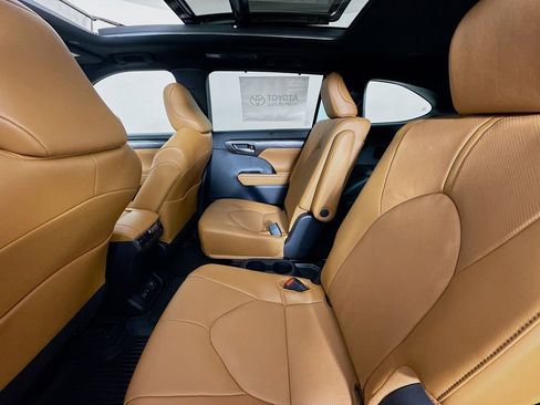 New 2026 Toyota Highlander Platinum AWD/4WD image 27
