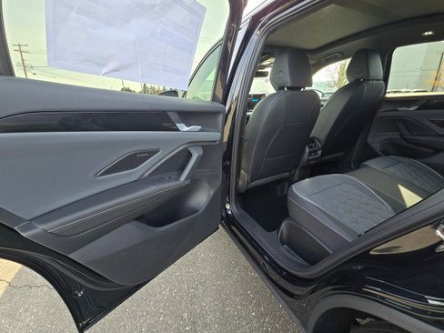 New 2026 Volkswagen Tiguan SEL R-Line AWD/4WD image 20