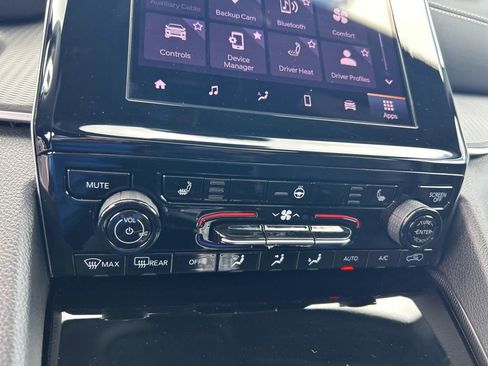 Used 2025 Jeep Grand Cherokee L Altitude RWD image 41