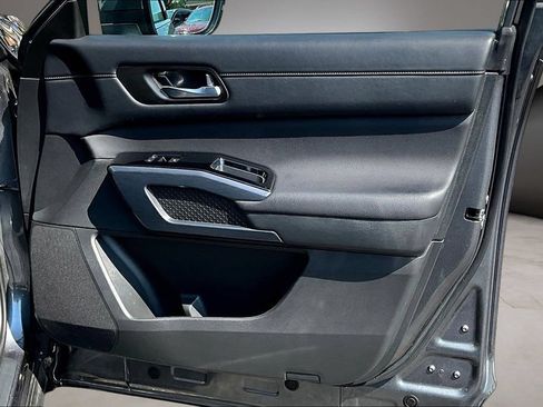 Certified 2025 Nissan Pathfinder SL AWD/4WD image 28