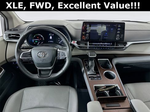 Used 2023 Toyota Sienna XLE image 23