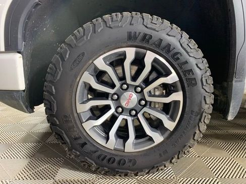 Used 2022 GMC Sierra 1500 AT4 w/ AT4 Preferred Package AWD/4WD image 32