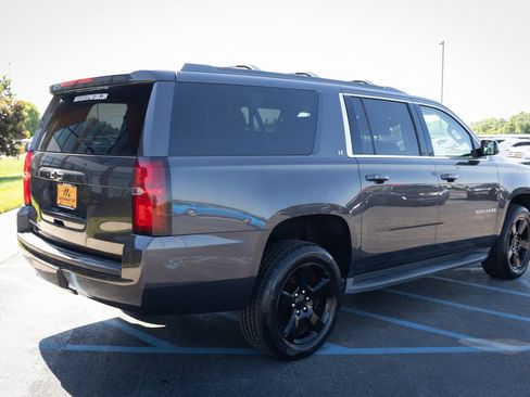 Used 2017 Chevrolet Suburban LT AWD/4WD image 33