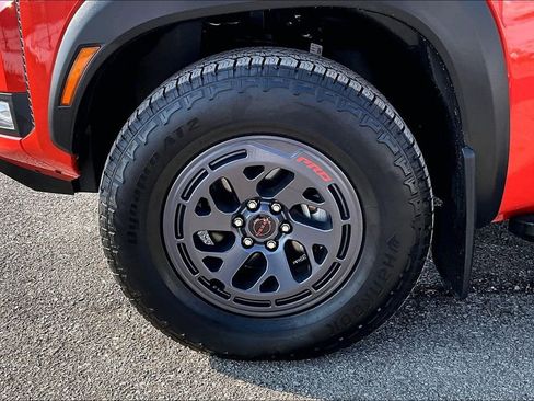 Used 2025 Nissan Frontier PRO-4X w/ Interior Protection Package image 12