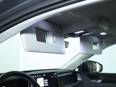 Certified 2025 Volkswagen Tiguan SE AWD/4WD image 19