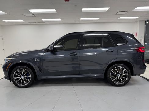 Used 2022 BMW X5 xDrive45e w/ M Sport Package image 4