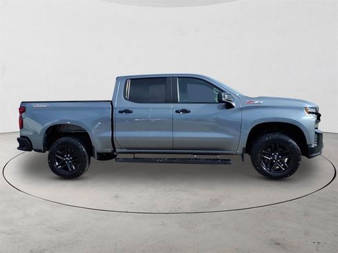Used 2021 Chevrolet Silverado 1500 LT Trail Boss w/ LPO, Dark Essentials Package image 4