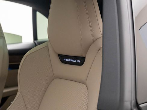 New 2025 Porsche Macan 4S Electric image 17