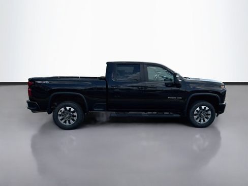 Used 2022 Chevrolet Silverado 2500 Custom AWD/4WD image 8