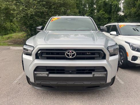 Used 2026 Toyota 4Runner SR5 AWD/4WD image 2