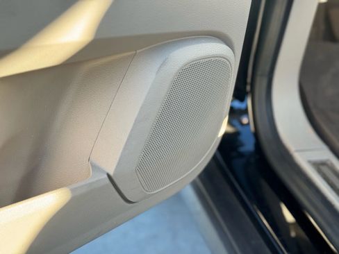 Used 2012 Cadillac SRX Luxury image 12